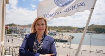 &Lambda;ή&mu;&nu;&omicron;&sigmaf;: &Eta; &pi;&rho;ώ&tau;&eta; &alpha;&pi;ά&nu;&tau;&eta;&sigma;&eta; &tau;&omicron;&upsilon; &Delta;ή&mu;&omicron;&upsilon; &mu;&epsilon;&tau;ά &tau;&iota;&sigmaf; &kappa;&alpha;&tau;&alpha;&gamma;&gamma;&epsilon;&lambda;ί&epsilon;&sigmaf; &Lambda;&omicron;ύ&kappa;&alpha; &gamma;&iota;&alpha; &tau;&omicron;&nu; &tau;&rho;ό&pi;&omicron; &delta;&iota;&alpha;&chi;&epsilon;ί&rho;&iota;&sigma;&eta;&sigmaf; &tau;&omicron;&upsilon; &nu;&epsilon;&rho;&omicron;ύ &sigma;&tau;&omicron; &nu;&eta;&sigma;ί