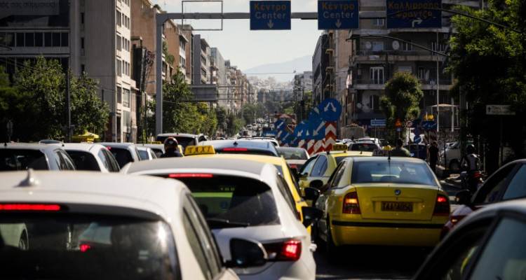 Εκπνέει η προθεσμία για τα τέλη κυκλοφορίας 2021 | Η καταληκτική ημερομηνία, τι ισχύει για την κατάθεση πινακίδων