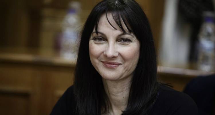 &Kappa;&omicron;&upsilon;&nu;&tau;&omicron;&upsilon;&rho;ά: &Eta; &Epsilon;&lambda;&lambda;ά&delta;&alpha; &epsilon;ί&nu;&alpha;&iota; &alpha;&sigma;&phi;&alpha;&lambda;ή&sigmaf; &kappa;&alpha;&iota; &phi;&iota;&lambda;ό&xi;&epsilon;&nu;&eta; &chi;ώ&rho;&alpha;