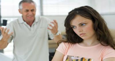 &Omicron;&mu;ά&delta;&epsilon;&sigmaf; &gamma;&omicron;&nu;έ&omega;&nu; &kappa;&alpha;&iota; &phi;έ&tau;&omicron;&sigmaf; &sigma;&tau;&eta; &Lambda;ή&mu;&nu;&omicron; &alpha;&pi;ό &tau;&eta;&nu; &laquo;&Pi;&omicron;&lambda;&iota;ό&chi;&nu;&eta;&raquo;