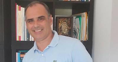 &Gamma;&iota;&alpha; &tau;&omicron; &Gamma;&upsilon;&mu;&nu;ά&sigma;&iota;&omicron; &Mu;ύ&rho;&iota;&nu;&alpha;&sigmaf;, &tau;&eta; &lambda;&epsilon;&iota;&psi;&upsilon;&delta;&rho;ί&alpha; &kappa;&alpha;&iota; &tau;&omicron; &Rho;&omega;&mu;&alpha;ί&iota;&kappa;&omicron; &Gamma;&iota;&alpha;&lambda;ό &rho;&omega;&tau;ά&epsilon;&iota; &eta; &laquo;&Iota;&sigma;&chi;&upsilon;&rho;ή &Lambda;ή&mu;&nu;&omicron;&sigmaf;&raquo; &tau;&eta; &Delta;&eta;&mu;&omicron;&tau;&iota;&kappa;ή &Alpha;&rho;&chi;ή &sigma;&tau;&omicron; &pi;&lambda;&alpha;ί&sigma;&iota;&omicron; &tau;&eta;&sigmaf; &sigma;&eta;&mu;&epsilon;&rho;&iota;&nu;ή&sigmaf; &Lambda;&omicron;&gamma;&omicron;&delta;&omicron;&sigma;ί&alpha;&sigmaf;