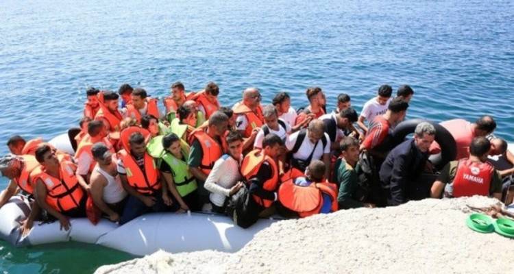 35 παράτυποι μετανάστες &quot;βγήκαν&quot; σήμερα στην Πλάκα