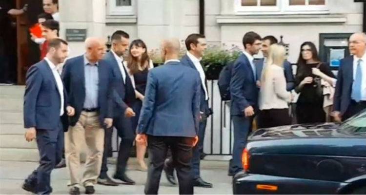 &Lambda;&omicron;&nu;&delta;ί&nu;&omicron;: &Phi;&rho;&alpha;&sigma;&tau;&iota;&kappa;ή &epsilon;&pi;ί&theta;&epsilon;&sigma;&eta; &sigma;&tau;&omicron;&nu; &Tau;&sigma;ί&pi;&rho;&alpha; | &Pi;&rho;&omicron;&delta;ό&tau;&eta; &pi;&omicron;ύ&lambda;&eta;&sigma;&epsilon;&sigmaf; &tau;&eta; &Mu;&alpha;&kappa;&epsilon;&delta;&omicron;&nu;ί&alpha; (&beta;ί&nu;&tau;&epsilon;&omicron;)