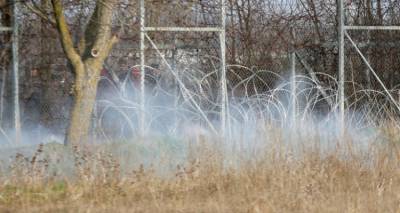 &Epsilon;&beta;&rho;&omicron;&sigmaf;: &Rho;ί&psi;&eta; &chi;&eta;&mu;&iota;&kappa;ώ&nu; &alpha;&pi;ό &tau;&eta;&nu; &tau;&omicron;&upsilon;&rho;&kappa;&iota;&kappa;ή &pi;&lambda;&epsilon;&upsilon;&rho;ά &sigma;&tau;&alpha; &sigma;ύ&nu;&omicron;&rho;&alpha;