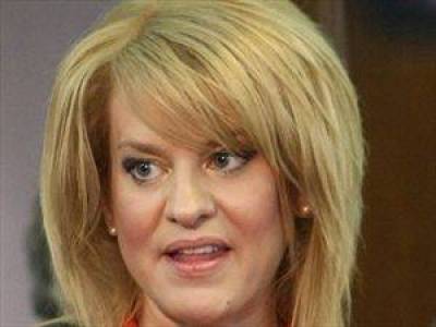 Εκτός ΠΑΣΟΚ η Τζάκρη- Ψήφισε &quot;Ναι&quot; στη μομφή