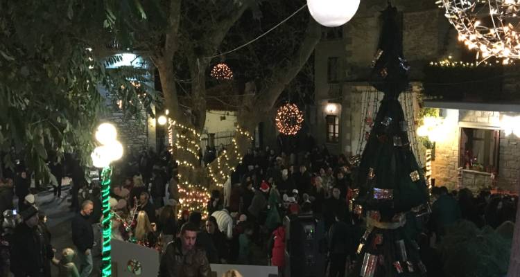Χριστουγεννιάτικο πάρτι στην πλατεία του Κάσπακα