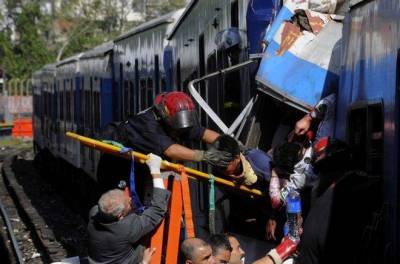 &Alpha;&rho;&gamma;&epsilon;&nu;&tau;&iota;&nu;ή: &Tau;&rho;&alpha;&gamma;&omega;&delta;ί&alpha; &mu;&epsilon; &tau;&omicron;&upsilon;&lambda;ά&chi;&iota;&sigma;&tau;&omicron;&nu; 35 &tau;&rho;&alpha;&upsilon;&mu;&alpha;&tau;ί&epsilon;&sigmaf; &mu;&epsilon;&tau;ά &alpha;&pi;ό &epsilon;&kappa;&tau;&rho;&omicron;&chi;&iota;&alpha;&sigma;&mu;ό &tau;&rho;έ&nu;&omicron;&upsilon;