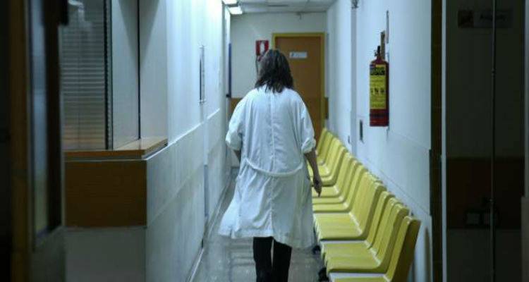 &Kappa;&alpha;&iota; &tau;&rho;ί&tau;&omicron;&sigmaf; &theta;ά&nu;&alpha;&tau;&omicron;&sigmaf; &alpha;&pi;ό &iota;&lambda;&alpha;&rho;ά &sigma;&tau;&eta;&nu; &Epsilon;&lambda;&lambda;ά&delta;&alpha; | &Sigma;&epsilon; έ&xi;&alpha;&rho;&sigma;&eta; &kappa;&alpha;&iota; &eta; &gamma;&rho;ί&pi;&eta;