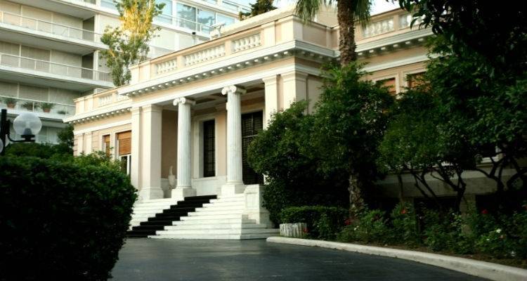 &Tau;&iota; &pi;&epsilon;&rho;&iota;&lambda;&alpha;&mu;&beta;ά&nu;&epsilon;&iota; &tau;&omicron; &epsilon;&lambda;&lambda;&eta;&nu;&iota;&kappa;ό &sigma;&chi;έ&delta;&iota;&omicron; &sigma;&upsilon;&mu;&phi;&omega;&nu;ί&alpha;&sigmaf;