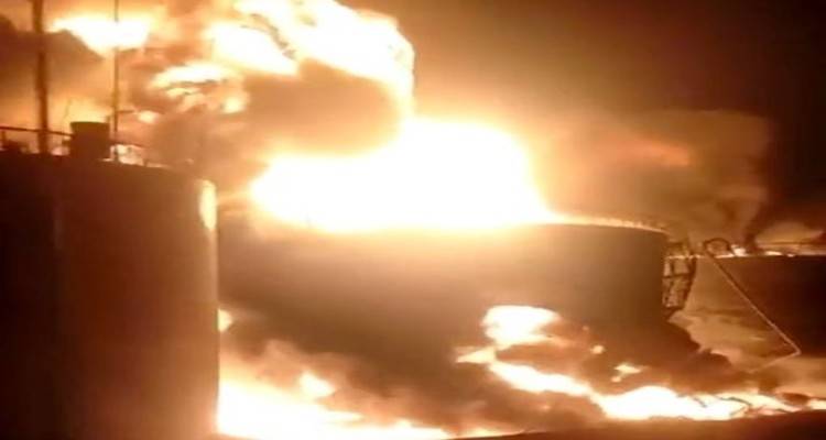 &Rho;&omega;&sigma;&iota;&kappa;ή &epsilon;&iota;&sigma;&beta;&omicron;&lambda;ή &sigma;&tau;&eta;&nu; &Omicron;&upsilon;&kappa;&rho;&alpha;&nu;ί&alpha; : &ldquo;&Omicron;&iota; &Omicron;&upsilon;&kappa;&rho;&alpha;&nu;&omicron;ί &alpha;&gamma;&omega;&nu;ί&zeta;&omicron;&nu;&tau;&alpha;&iota; &epsilon;&nu;ώ &omicron; &kappa;ό&sigma;&mu;&omicron;&sigmaf; &alpha;&pi;&omicron;&phi;&epsilon;ύ&gamma;&epsilon;&iota; &tau;&omicron;&nu; &pi;&alpha;&rho;ί&alpha; &Pi;&omicron;ύ&tau;&iota;&nu;&rdquo;