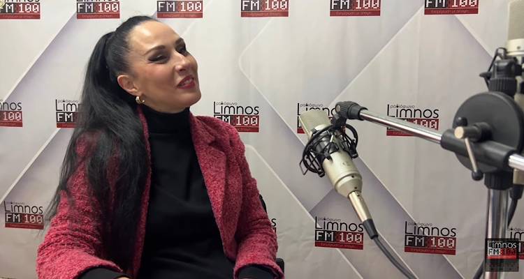 &Mu;&alpha;&nu;&tau;ώ &Gamma;&alpha;&rho;&omicron;&phi;&alpha;&lambda;ί&delta;&omicron;&upsilon; &Pi;&alpha;&pi;&omicron;ύ&lambda;&kappa;&alpha; &sigma;&tau;&omicron;&nu; FM100: &laquo;&Delta;&epsilon;&nu; ή&mu;&omicron;&upsilon;&nu; &pi;&omicron;&tau;έ 100% &beta;έ&beta;&alpha;&iota;&eta; &gamma;&iota;&alpha; &tau;&eta;&nu; &epsilon;&pi;&iota;&lambda;&omicron;&gamma;ή &Gamma;&epsilon;ώ&rho;&gamma;&alpha;. &Tau;ώ&rho;&alpha; &nu;&iota;ώ&theta;&omega; &alpha;&pi;&epsilon;&lambda;&epsilon;&upsilon;&theta;&epsilon;&rho;&omega;&mu;έ&nu;&eta;!&raquo;