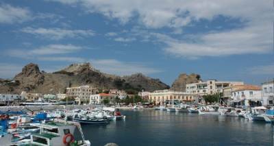 &Lambda;ή&mu;&nu;&omicron;&sigmaf;: &Alpha;&nu;ά&mu;&epsilon;&sigma;&alpha; &sigma;&tau;&omicron; &mu;ύ&theta;&omicron; &kappa;&alpha;&iota; &sigma;&tau;&eta;&nu; &iota;&sigma;&tau;&omicron;&rho;ί&alpha;
