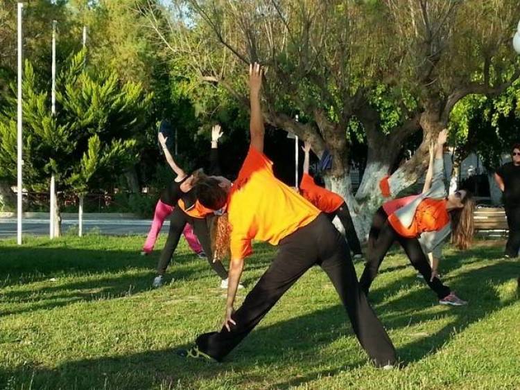 &Epsilon;&beta;&delta;&omicron;&mu;ά&delta;&alpha; &Kappa;ί&nu;&eta;&sigma;&eta;&sigmaf; &sigma;&tau;&eta; &Lambda;ή&mu;&nu;&omicron; &mu;&epsilon; &pi;&lambda;&omicron;ύ&sigma;&iota;&epsilon;&sigmaf; &alpha;&theta;&lambda;&eta;&tau;&iota;&kappa;έ&sigmaf; &delta;&rho;ά&sigma;&epsilon;&iota;&sigmaf; (photos)