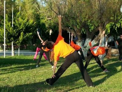 &Epsilon;&beta;&delta;&omicron;&mu;ά&delta;&alpha; &Kappa;ί&nu;&eta;&sigma;&eta;&sigmaf; &sigma;&tau;&eta; &Lambda;ή&mu;&nu;&omicron; &mu;&epsilon; &pi;&lambda;&omicron;ύ&sigma;&iota;&epsilon;&sigmaf; &alpha;&theta;&lambda;&eta;&tau;&iota;&kappa;έ&sigmaf; &delta;&rho;ά&sigma;&epsilon;&iota;&sigmaf; (photos)