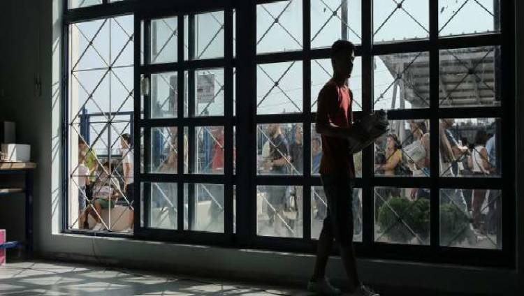 &Tau;&iota; &alpha;&lambda;&lambda;ά&zeta;&epsilon;&iota; &sigma;&epsilon; &alpha;&pi;&omicron;&upsilon;&sigma;ί&epsilon;&sigmaf;, &epsilon;&gamma;&gamma;&rho;&alpha;&phi;έ&sigmaf; &kappa;&alpha;&iota; &epsilon;&pi;&alpha;ί&nu;&omicron;&upsilon;&sigmaf;, &sigma;&epsilon; &Gamma;&upsilon;&mu;&nu;ά&sigma;&iota;&alpha; &kappa;&alpha;&iota; &Lambda;ύ&kappa;&epsilon;&iota;&alpha;