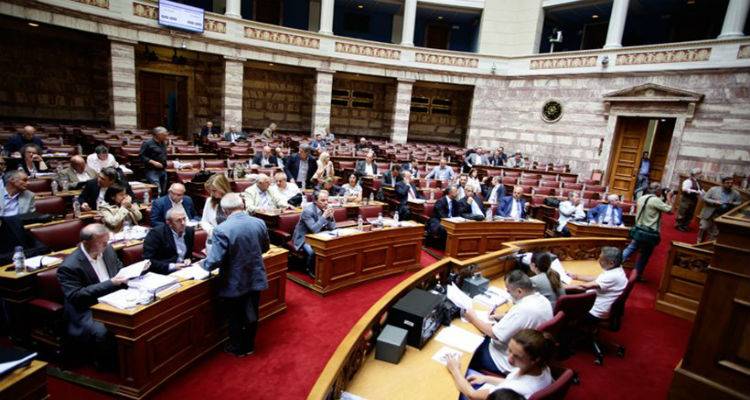 &Kappa;ό&mu;&mu;&alpha;&tau;&alpha; &kappa;&alpha;&iota; 47 &phi;&omicron;&rho;&epsilon;ί&sigmaf; &kappa;&alpha;&tau;&eta;&gamma;ό&rho;&eta;&sigma;&alpha;&nu; &tau;&eta;&nu; &kappa;&upsilon;&beta;έ&rho;&nu;&eta;&sigma;&eta; &gamma;&iota;&alpha; &laquo;&Mu;&nu;&eta;&mu;ό&nu;&iota;&omicron; - &delta;&omicron;&lambda;&omicron;&phi;ό&nu;&omicron;&raquo;