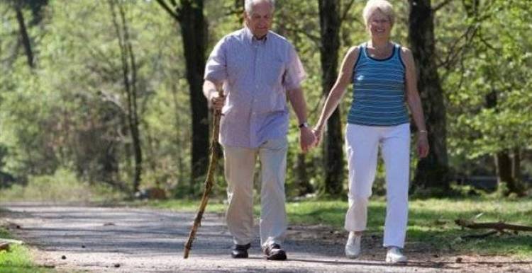 &Omicron;&iota; &eta;&lambda;&iota;&kappa;&iota;&omega;&mu;έ&nu;&omicron;&iota; &pi;&omicron;&upsilon; &pi;&epsilon;&rho;&pi;&alpha;&tau;&omicron;ύ&nu; &alpha;&rho;&kappa;&epsilon;&tau;ά &kappa;&iota;&nu;&delta;&upsilon;&nu;&epsilon;ύ&omicron;&upsilon;&nu; &lambda;&iota;&gamma;ό&tau;&epsilon;&rho;&omicron; &alpha;&pi;ό &epsilon;&gamma;&kappa;&epsilon;&phi;&alpha;&lambda;&iota;&kappa;ό