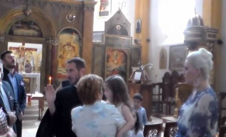 Έ&lambda;&lambda;&eta;&nu;&alpha;&sigmaf; &pi;&alpha;&pi;ά&sigmaf; &sigma;&tau;&alpha;&mu;ά&tau;&eta;&sigma;&epsilon; &tau;&eta; &beta;ά&phi;&tau;&iota;&sigma;&eta;, &epsilon;&pi;&epsilon;&iota;&delta;ή &tau;&omicron; &pi;&alpha;&iota;&delta;ί &epsilon;ί&pi;&epsilon; ό&tau;&iota; &delta;&epsilon;&nu; ή&theta;&epsilon;&lambda;&epsilon; &nu;&alpha; &beta;&alpha;&phi;&tau;&iota;&sigma;&tau;&epsilon;ί (video)