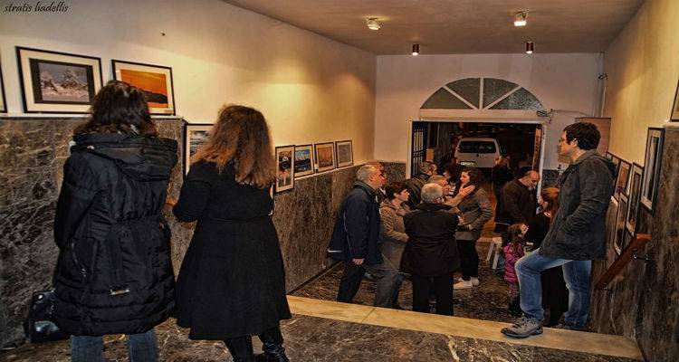 Ά&nu;&omicron;&iota;&xi;&alpha;&nu; &omicron;&iota; &pi;ό&rho;&tau;&epsilon;&sigmaf;  &tau;&eta;&sigmaf; 3&eta;&sigmaf; &omicron;&mu;&alpha;&delta;&iota;&kappa;ή&sigmaf; έ&kappa;&theta;&epsilon;&sigma;&eta;&sigmaf; &Phi;&omega;&tau;&omicron;&gamma;&rho;&alpha;&phi;ί&alpha;&sigmaf; (photos + video)