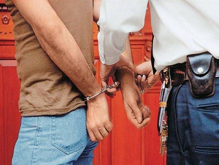 &Sigma;&upsilon;&nu;&epsilon;&lambda;ή&phi;&theta;&eta; &omicron; 22&chi;&rho;&omicron;&nu;&omicron;&sigmaf; &pi;&omicron;&upsilon; &delta;&iota;έ&rho;&rho;&eta;&xi;&epsilon; &kappa;&alpha;&tau;&alpha;&sigma;&tau;ή&mu;&alpha;&tau;&alpha; &sigma;&tau;&eta;&nu; &alpha;&gamma;&omicron;&rho;ά &tau;&eta;&sigmaf; &Mu;ύ&rho;&iota;&nu;&alpha;&sigmaf;