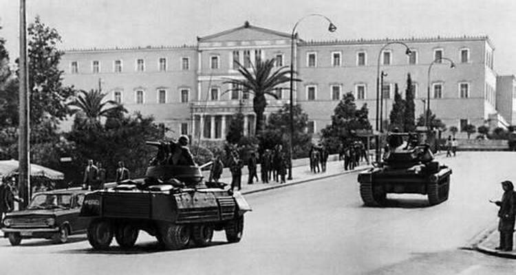 &Eta; &Mu;&alpha;ύ&rho;&eta; &Epsilon;&pi;έ&tau;&epsilon;&iota;&omicron;&sigmaf; &tau;&eta;&sigmaf; 21&eta;&sigmaf; &Alpha;&pi;&rho;&iota;&lambda;ί&omicron;&upsilon; &ndash; 48 &chi;&rho;ό&nu;&iota;&alpha; &mu;&epsilon;&tau;ά