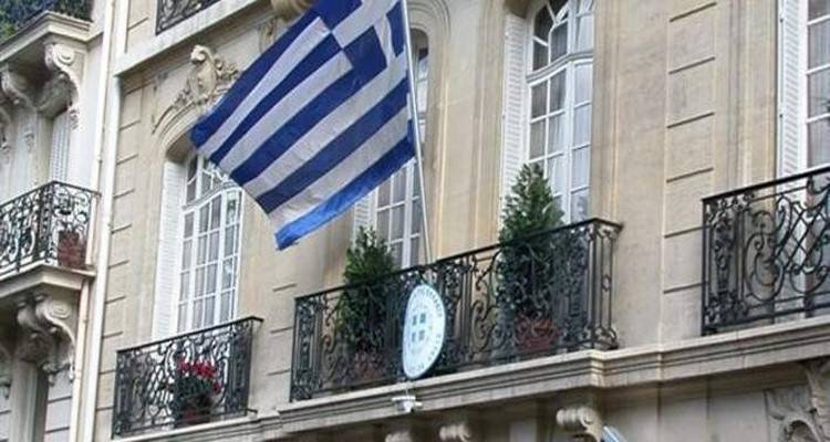 &Eta; &kappa;&upsilon;&beta;έ&rho;&nu;&eta;&sigma;&eta; &pi;&alpha;ί&rho;&nu;&epsilon;&iota; &tau;ώ&rho;&alpha; &tau;&alpha; &lambda;&epsilon;&phi;&tau;ά &alpha;&pi;ό &tau;&iota;&sigmaf; &pi;&rho;&epsilon;&sigma;&beta;&epsilon;ί&epsilon;&sigmaf; &kappa;&alpha;&iota; &tau;&alpha; &pi;&rho;&omicron;&xi;&epsilon;&nu;&epsilon;ί&alpha;