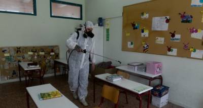 &Kappa;&omicron;&rho;&omega;&nu;&omicron;ϊό&sigmaf;: &Pi;ώ&sigmaf; &theta;&alpha; &epsilon;&pi;&iota;&sigma;&tau;&rho;έ&psi;&omicron;&upsilon;&nu; &omicron;&iota; &mu;&alpha;&theta;&eta;&tau;έ&sigmaf; &sigma;&tau;&alpha; &sigma;&chi;&omicron;&lambda;&epsilon;ί&alpha; | &Omicron;&lambda;&alpha; &tau;&alpha; &mu;έ&tau;&rho;&alpha; &tau;&omicron;&upsilon; &upsilon;&pi;&omicron;&upsilon;&rho;&gamma;&epsilon;ί&omicron;&upsilon; &Pi;&alpha;&iota;&delta;&epsilon;ί&alpha;&sigmaf;