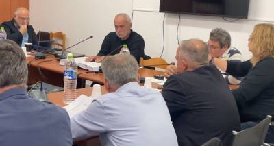 &Delta;&eta;&mu;&omicron;&tau;&iota;&kappa;ό &Sigma;&upsilon;&mu;&beta;&omicron;ύ&lambda;&iota;&omicron; &Lambda;ή&mu;&nu;&omicron;&upsilon;: &Sigma;&upsilon;&nu;&epsilon;&delta;&rho;ί&alpha;&sigma;&eta; &mu;&epsilon; &kappa;&rho;ί&sigma;&iota;&mu;&alpha; &theta;έ&mu;&alpha;&tau;&alpha; &gamma;&iota;&alpha; &tau;&eta;&nu; 8&eta; &Alpha;&nu;&alpha;&mu;ό&rho;&phi;&omega;&sigma;&eta; &Pi;&rho;&omicron;ϋ&pi;&omicron;&lambda;&omicron;&gamma;&iota;&sigma;&mu;&omicron;ύ &kappa;&alpha;&iota; &tau;&omicron;&nu; &nu;έ&omicron; &Kappa;&alpha;&nu;&omicron;&nu;&iota;&sigma;&mu;ό &Lambda;&epsilon;&iota;&tau;&omicron;&upsilon;&rho;&gamma;ί&alpha;&sigmaf;