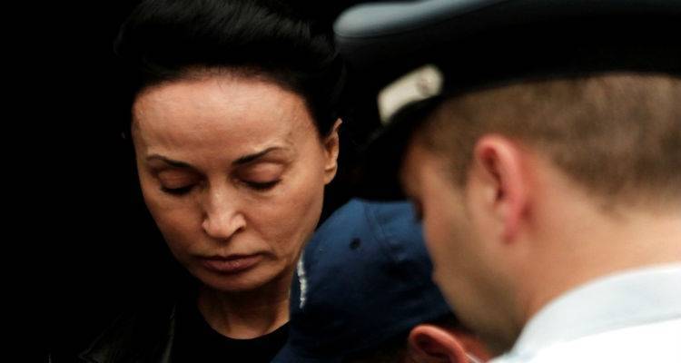 &Alpha;&pi;έ&delta;&rho;&alpha;&sigma;&epsilon; &eta; &Beta;ί&kappa;&eta; &Sigma;&tau;&alpha;&mu;ά&tau;&eta;
