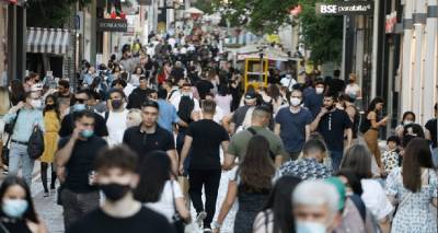 &Kappa;&omicron;&rho;&omega;&nu;&omicron;ϊό&sigmaf;: &Sigma;&tau;&alpha; 580 &tau;&alpha; &nu;έ&alpha; &kappa;&rho;&omicron;ύ&sigma;&mu;&alpha;&tau;&alpha;, 398 &omicron;&iota; &delta;&iota;&alpha;&sigma;&omega;&lambda;&eta;&nu;&omega;&mu;έ&nu;&omicron;&iota;, 24 &theta;ά&nu;&alpha;&tau;&omicron;&iota;