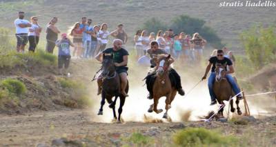 &Lambda;ή&mu;&nu;&omicron;&sigmaf;: &Tau;&rho;έ&chi;&omicron;&upsilon;&nu; &sigma;&tau;&eta; &mu;&nu;ή&mu;&eta; &tau;&omega;&nu; &laquo;&Kappa;&alpha;&beta;&alpha;&lambda;ά&rho;&eta;&delta;&omega;&nu; &tau;' &Omicron;&upsilon;&rho;&alpha;&nu;&omicron;ύ&raquo; &Kappa;ώ&sigma;&tau;&alpha; &Kappa;&alpha;&phi;&alpha;&lambda;&tau;ή, &Alpha;&nu;&tau;ώ&nu;&eta; &Sigma;&alpha;&kappa;ή &kappa;&alpha;&iota; &Lambda;ά&kappa;&eta; &Pi;&omicron;&rho;&iota;ά&zeta;&eta;