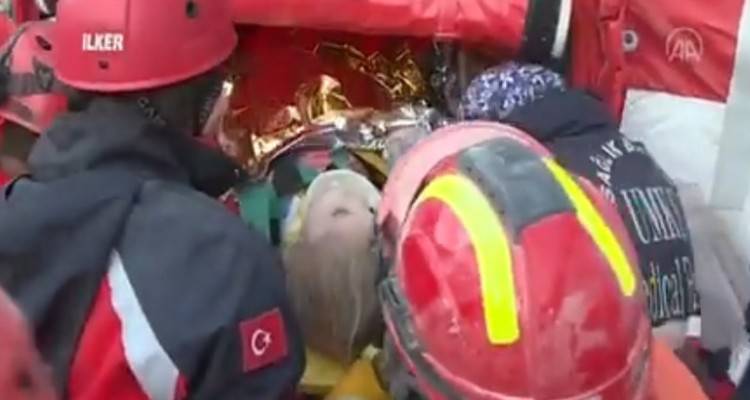 Τουρκία -σεισμός: Διασώθηκε 3χρονο κοριτσάκι μετά από 65 ώρες κάτω από τα ερείπια [βίντεο]