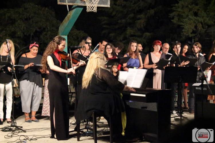 &laquo;&Mu;&epsilon;&lambda;&omega;&delta;&iota;&kappa;έ&sigmaf; &alpha;&kappa;&rho;&omicron;&beta;&alpha;&sigma;ί&epsilon;&sigmaf;&raquo; &alpha;&pi;ό &tau;&omicron; &laquo;Libro Coro&raquo; &sigma;&tau;&omicron;&nu; &Kappa;ά&sigma;&pi;&alpha;&kappa;&alpha; (photos)