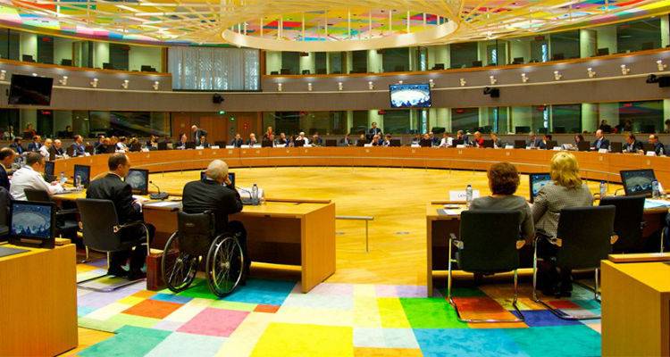 &Tau;&omicron; &mu;&pi;&rho;&alpha; &nu;&tau;&epsilon; &phi;&epsilon;&rho; &gamma;&iota;&alpha; &tau;&omicron; &chi;&rho;έ&omicron;&sigmaf; &kappa;&alpha;&iota; &tau;&omicron; &sigma;&chi;έ&delta;&iota;&omicron; &pi;&omicron;&upsilon; &epsilon;&tau;&omicron;&iota;&mu;ά&zeta;&omicron;&upsilon;&nu; &omicron;&iota; &Epsilon;&upsilon;&rho;&omega;&pi;&alpha;ί&omicron;&iota;
