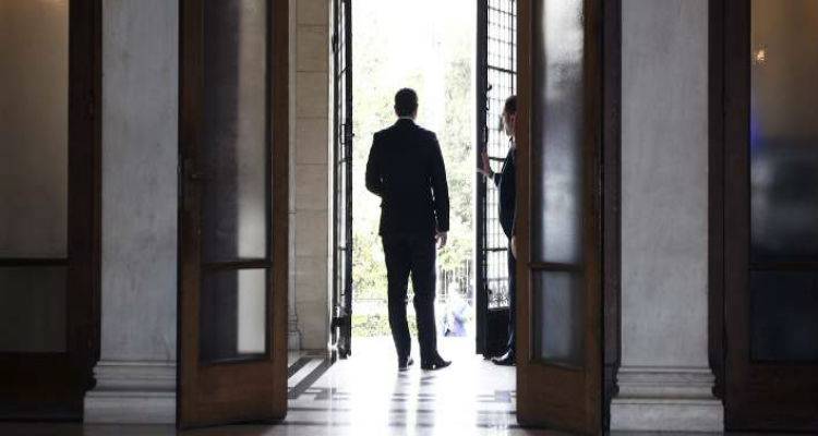 &Pi;&rho;&omicron;&sigmaf; &pi;&alpha;&rho;ά&tau;&alpha;&sigma;&eta; &eta; &alpha;&xi;&iota;&omicron;&lambda;ό&gamma;&eta;&sigma;&eta; | &laquo;&Theta;&epsilon;&tau;&iota;&kappa;ό &sigma;&epsilon;&nu;ά&rho;&iota;&omicron; &omicron; &Phi;&epsilon;&beta;&rho;&omicron;&upsilon;ά&rho;&iota;&omicron;&sigmaf;&raquo; &lambda;έ&nu;&epsilon; &tau;ώ&rho;&alpha; &sigma;&tau;&eta;&nu; &kappa;&upsilon;&beta;έ&rho;&nu;&eta;&sigma;&eta;