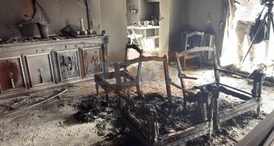 &Alpha;&xi;&iota;&omega;&mu;&alpha;&tau;&iota;&kappa;ό&sigmaf; &tau;&omicron;&upsilon; &Pi;&omicron;&lambda;&epsilon;&mu;&iota;&kappa;&omicron;ύ &Nu;&alpha;&upsilon;&tau;&iota;&kappa;&omicron;ύ έ&beta;&alpha;&lambda;&epsilon; &phi;&omega;&tau;&iota;ά &sigma;&epsilon; &sigma;&pi;ί&tau;&iota; &kappa;&alpha;&iota; &alpha;&upsilon;&tau;&omicron;&kappa;ί&nu;&eta;&tau;&alpha; &delta;ύ&omicron; &pi;&rho;ώ&eta;&nu; &sigma;&upsilon;&nu;&tau;&rho;ό&phi;&omega;&nu; &tau;&omicron;&upsilon; &sigma;&tau;&eta; &Gamma;&lambda;&upsilon;&phi;ά&delta;&alpha;, &delta;&epsilon;ί&tau;&epsilon; &beta;ί&nu;&tau;&epsilon;&omicron; &kappa;&alpha;&iota; &phi;&omega;&tau;&omicron;&gamma;&rho;&alpha;&phi;ί&epsilon;&sigmaf;
