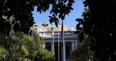 &Sigma;&tau;&omicron; &Mu;&alpha;&xi;ί&mu;&omicron;&upsilon; &xi;&omicron;&rho;&kappa;ί&zeta;&omicron;&upsilon;&nu; &tau;&iota;&sigmaf; &kappa;ά&lambda;&pi;&epsilon;&sigmaf;, &alpha;&lambda;&lambda;ά &epsilon;&tau;&omicron;&iota;&mu;ά&zeta;&omicron;&nu;&tau;&alpha;&iota; &gamma;&iota;&alpha; &pi;&alpha;&nu; &epsilon;&nu;&delta;&epsilon;&chi;ό&mu;&epsilon;&nu;&omicron;: &laquo;&Omicron;ύ&tau;&epsilon; &theta;έ&lambda;&omicron;&upsilon;&mu;&epsilon;, &omicron;ύ&tau;&epsilon; &pi;&upsilon;&rho;&omicron;&delta;&omicron;&tau;&omicron;ύ&mu;&epsilon; &epsilon;&kappa;&lambda;&omicron;&gamma;έ&sigmaf;&hellip;&raquo;