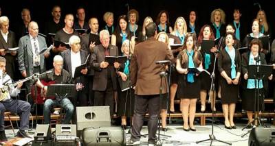 &Sigma;&tau;&eta; &Lambda;ή&mu;&nu;&omicron; &gamma;&iota;&alpha; &tau;&eta; &chi;&omicron;&rho;&omega;&delta;&iota;&alpha;&kappa;ή &sigma;&upsilon;&nu;ά&nu;&tau;&eta;&sigma;&eta; &eta; &Delta;&eta;&mu;&omicron;&tau;&iota;&kappa;ή &chi;&omicron;&rho;ώ&delta;ί&alpha; &Nu;έ&alpha;&sigmaf; &Tau;&rho;ί&gamma;&lambda;&iota;&alpha;&sigmaf;