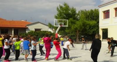 &Tau;&omicron; 2&omicron; &Delta;&eta;&mu;&omicron;&tau;&iota;&kappa;ό &Sigma;&chi;&omicron;&lambda;&epsilon;ί&omicron; &Mu;ύ&rho;&iota;&nu;&alpha;&sigmaf; &gamma;&iota;&omicron;&rho;&tau;ά&zeta;&epsilon;&iota; &tau;&eta; 2&eta; &Pi;&alpha;&nu;&epsilon;&lambda;&lambda;ή&nu;&iota;&alpha; &Eta;&mu;έ&rho;&alpha; &Sigma;&chi;&omicron;&lambda;&iota;&kappa;&omicron;ύ &Alpha;&theta;&lambda;&eta;&tau;&iota;&sigma;&mu;&omicron;ύ