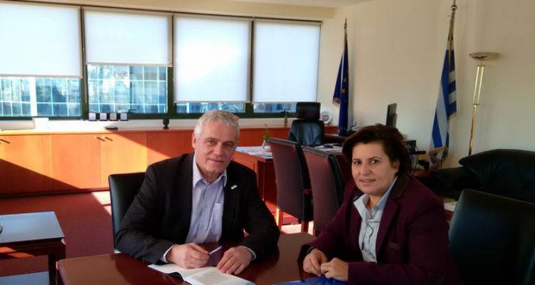 &Mu;&epsilon; &tau;&omicron;&nu; &Alpha;&nu;&alpha;&pi;&lambda;&eta;&rho;&omega;&tau;ή &Upsilon;&pi;&omicron;&upsilon;&rho;&gamma;ό &Pi;&epsilon;&rho;&iota;&beta;ά&lambda;&lambda;&omicron;&nu;&tau;&omicron;&sigmaf; &sigma;&upsilon;&nu;&alpha;&nu;&tau;ή&theta;&eta;&kappa;&epsilon; &eta; &Pi;&epsilon;&rho;&iota;&phi;&epsilon;&rho;&epsilon;&iota;ά&rho;&chi;&eta;&sigmaf; &Beta;&omicron;&rho;&epsilon;ί&omicron;&upsilon; &Alpha;&iota;&gamma;&alpha;ί&omicron;&upsilon;