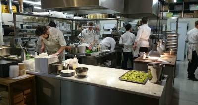 &Epsilon;&nu;&eta;&mu;&epsilon;&rho;&omega;&tau;&iota;&kappa;ή &sigma;&upsilon;&nu;ά&nu;&tau;&eta;&sigma;&eta; &gamma;&iota;&alpha; &tau;&omicron;&nu; &laquo;&Delta;&iota;ό&nu;&upsilon;&sigma;&omicron;&raquo; &Lambda;ή&mu;&nu;&omicron;&upsilon;