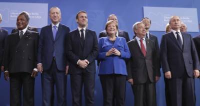 &Delta;&iota;ά&sigma;&kappa;&epsilon;&psi;&eta; &tau;&omicron;&upsilon; &Beta;&epsilon;&rho;&omicron;&lambda;ί&nu;&omicron;&upsilon;: &Xi;&epsilon;&kappa;ί&nu;&eta;&sigma;&epsilon; &eta; &kappa;&rho;ί&sigma;&iota;&mu;&eta; &sigma;&upsilon;&nu;&epsilon;&delta;&rho;ί&alpha;&sigma;&eta; &gamma;&iota;&alpha; &tau;&omicron; &mu;έ&lambda;&lambda;&omicron;&nu; &tau;&eta;&sigmaf; &Lambda;&iota;&beta;ύ&eta;&sigmaf; | &Tau;&alpha; &pi;&alpha;&rho;&alpha;&sigma;&kappa;&eta;&nu;&iota;&alpha;&kappa;ά &pi;&alpha;&zeta;ά&rho;&iota;&alpha;