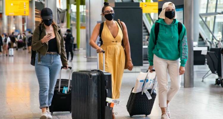 &Beta;&rho;&epsilon;&tau;&alpha;&nu;ί&alpha;: &Sigma;&upsilon;&nu;&epsilon;&chi;ί&zeta;&omicron;&nu;&tau;&alpha;&iota; &omicron;&iota; &pi;&iota;έ&sigma;&epsilon;&iota;&sigmaf; &nu;&alpha; &alpha;&pi;&omicron;&phi;&alpha;&sigma;ί&sigma;&epsilon;&iota; &eta; &kappa;&upsilon;&beta;έ&rho;&nu;&eta;&sigma;&eta; &tau;&omicron;&upsilon;&sigmaf; &epsilon;&lambda;έ&gamma;&chi;&omicron;&upsilon;&sigmaf; &kappa;&omicron;&rho;&omicron;&nu;&omicron;ϊ&omicron;ύ &sigma;&tau;&alpha; &alpha;&epsilon;&rho;&omicron;&delta;&rho;ό&mu;&iota;&alpha;