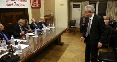 &Sigma;&tau;&omicron; &laquo;&kappa;ό&kappa;&kappa;&iota;&nu;&omicron;&raquo; &omicron;&iota; &sigma;&chi;έ&sigma;&epsilon;&iota;&sigmaf; &kappa;&upsilon;&beta;έ&rho;&nu;&eta;&sigma;&eta;&sigmaf; - &delta;&iota;&kappa;&alpha;&sigma;&tau;ώ&nu; &mu;&epsilon;&tau;ά &tau;&eta;&nu; &alpha;&pi;ό&phi;&alpha;&sigma;&eta; &tau;&omicron;&upsilon; &Sigma;&tau;&Epsilon; &gamma;&iota;&alpha; &tau;&omicron; &pi;ό&theta;&epsilon;&nu; έ&sigma;&chi;&epsilon;&sigmaf;