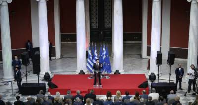 &Sigma;&epsilon; &alpha;&nu;&alpha;&tau;&alpha;&rho;&alpha;&chi;ή &eta; &kappa;&upsilon;&beta;έ&rho;&nu;&eta;&sigma;&eta;: &Pi;&omicron;&iota;&omicron;&upsilon;&sigmaf; &phi;&omicron;&beta;&omicron;ύ&nu;&tau;&alpha;&iota; &gamma;&iota;&alpha; &nu;έ&alpha; &phi;&upsilon;&gamma;ή, &pi;&omicron;&iota;&omicron;&upsilon;&sigmaf; &pi;&epsilon;&rho;&iota;&mu;έ&nu;&omicron;&upsilon;&nu; &gamma;&iota;&alpha;... &mu;&epsilon;&tau;&alpha;&gamma;&rho;&alpha;&phi;ή