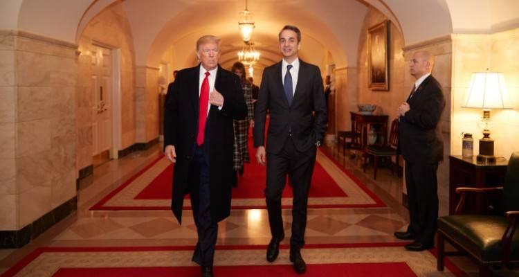 Handelsblatt: &Omicron;&iota; &Eta;&Pi;&Alpha; &epsilon;&nu;&iota;&sigma;&chi;ύ&omicron;&upsilon;&nu; &tau;&eta; &sigma;&tau;&rho;&alpha;&tau;&iota;&omega;&tau;&iota;&kappa;ή &pi;&alpha;&rho;&omicron;&upsilon;&sigma;ί&alpha; &tau;&omicron;&upsilon;&sigmaf; &sigma;&tau;&eta;&nu; &Epsilon;&lambda;&lambda;ά&delta;&alpha; | &Tau;&iota; &sigma;&upsilon;&mu;&beta;&alpha;ί&nu;&epsilon;&iota; &sigma;&tau;&omicron; &lambda;&iota;&mu;ά&nu;&iota; &tau;&eta;&sigmaf; &Alpha;&lambda;&epsilon;&xi;&alpha;&nu;&delta;&rho;&omicron;ύ&pi;&omicron;&lambda;&eta;&sigmaf;