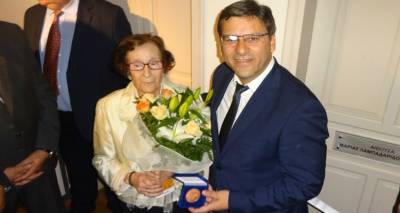 &Sigma;&upsilon;&gamma;&chi;&alpha;&rho;&eta;&tau;ή&rho;&iota;&alpha;, &Mu;&alpha;&rho;ί&alpha; &Lambda;&alpha;&mu;&pi;&alpha;&delta;&alpha;&rho;ί&delta;&omicron;&upsilon;!