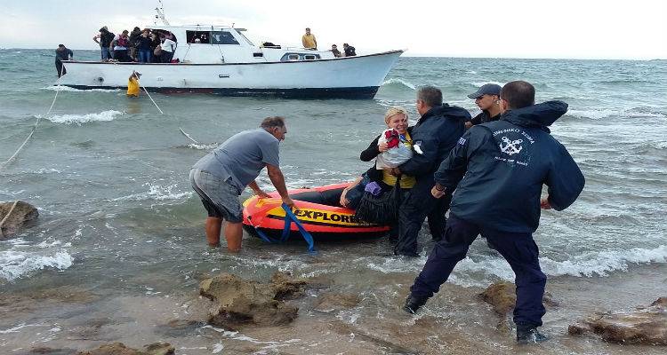 &Alpha;&nu;ή&lambda;&iota;&kappa;&alpha; &pi;&alpha;&iota;&delta;&iota;ά &alpha;&nu;ά&mu;&epsilon;&sigma;&alpha; &sigma;&tau;&omicron;&upsilon;&sigmaf; 64 &mu;&epsilon;&tau;&alpha;&nu;ά&sigma;&tau;&epsilon;&sigmaf; &pi;&omicron;&upsilon; &delta;&iota;&alpha;&sigma;ώ&theta;&eta;&kappa;&alpha;&nu; &chi;&theta;&epsilon;&sigmaf; &sigma;&tau;&eta; &Lambda;ή&mu;&nu;&omicron; (photos)