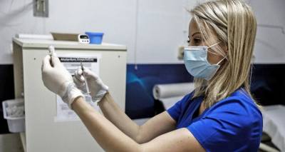 &Kappa;&alpha;&nu;&omicron;&nu;&iota;&kappa;ά &pi;&rho;&omicron;&chi;&omega;&rho;ά &omicron; &epsilon;&mu;&beta;&omicron;&lambda;&iota;&alpha;&sigma;&mu;ό&sigmaf; &mu;&epsilon; AstraZeneca, &tau;&iota; &iota;&sigma;&chi;ύ&epsilon;&iota; &mu;&epsilon; &beta;' &delta;ό&sigma;&eta; &kappa;&alpha;&iota; &pi;&alpha;&rho;&epsilon;&nu;έ&rho;&gamma;&epsilon;&iota;&epsilon;&sigmaf;