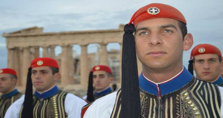 &Omicron; &Lambda;&eta;&mu;&nu;&iota;ό&sigmaf; &tau;&sigma;&omicron;&lambda;&iota;ά&sigmaf; &pi;&omicron;&upsilon; &mu;&alpha;&sigmaf; έ&kappa;&alpha;&nu;&epsilon; &pi;&epsilon;&rho;ή&phi;&alpha;&nu;&omicron;&upsilon;&sigmaf; &sigma;&tau;&eta;&nu; &tau;&epsilon;&lambda;&epsilon;&tau;ή &alpha;&phi;ή&sigmaf; &tau;&eta;&sigmaf; &Omicron;&lambda;&upsilon;&mu;&pi;&iota;&alpha;&kappa;ή&sigmaf; &Phi;&lambda;ό&gamma;&alpha;&sigmaf; (photos+video)